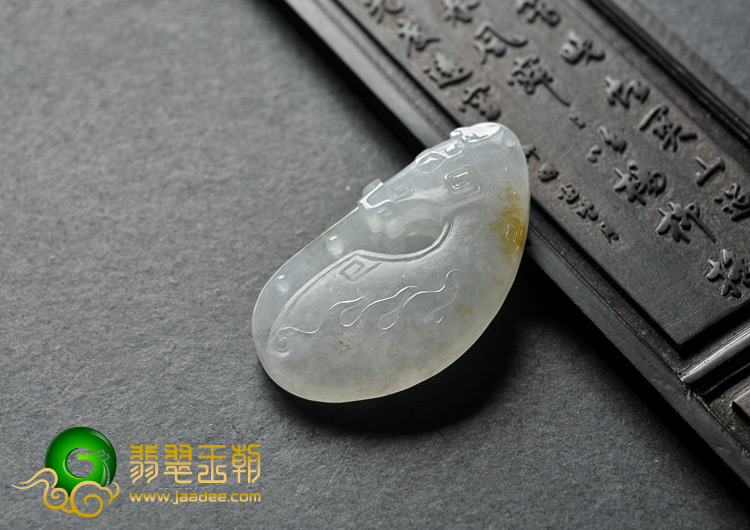 冰种飘黄翡缅甸翡翠A货仿古马头挂件