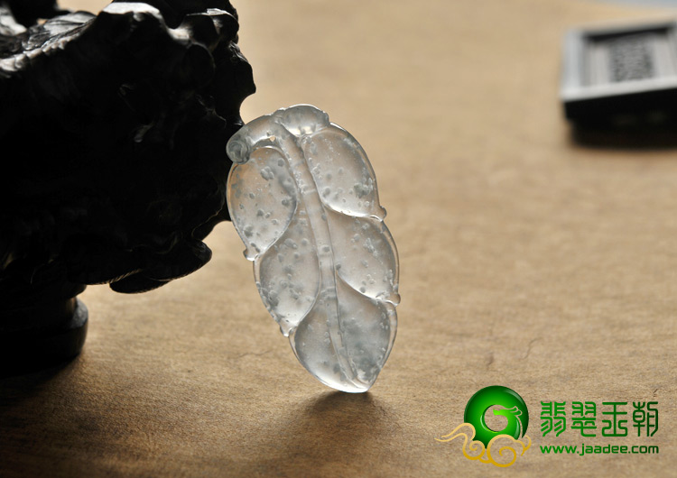 玻璃种缅甸翡翠A货叶子挂件