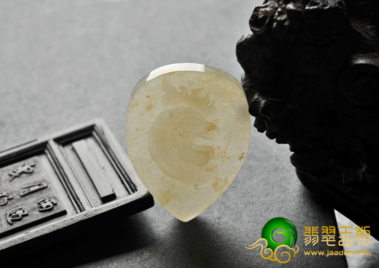 糯冰种飘黄花缅甸翡翠A货冠上加官挂件