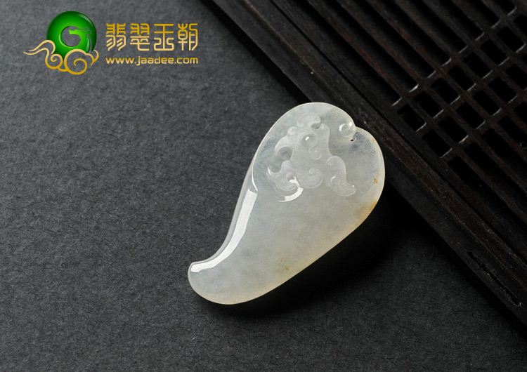 冰种缅甸翡翠A货府中有龙挂件