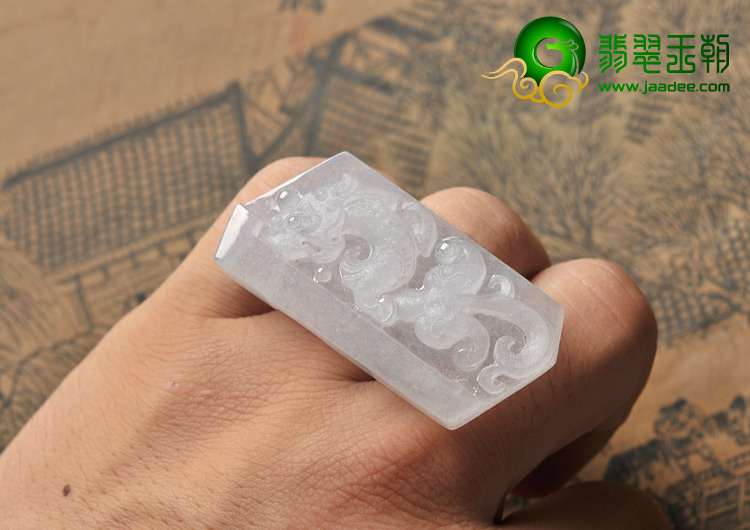 冰种缅甸翡翠A货仿古龙挂件