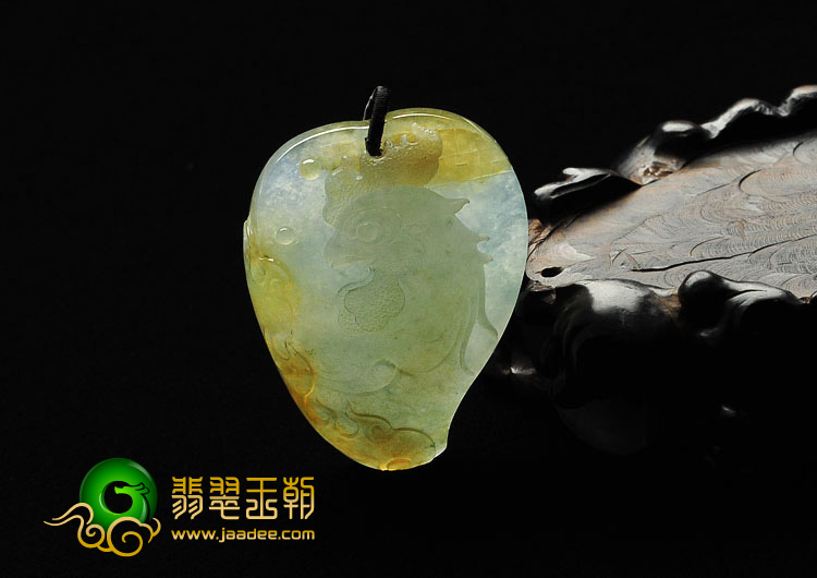 冰种黄翡缅甸翡翠A货冠上加官挂件