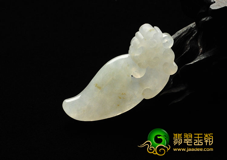 糯冰种缅甸翡翠A货府中有龙挂件