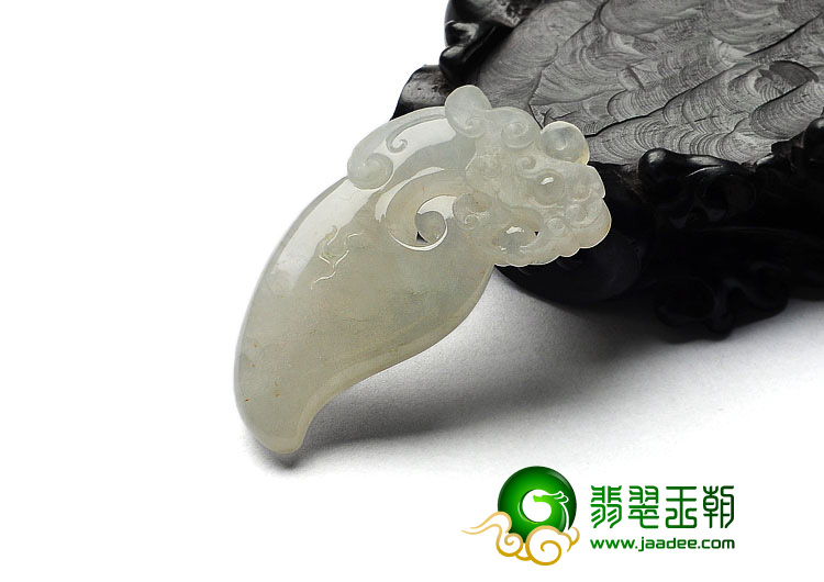 糯冰种缅甸翡翠A货府中有龙挂件