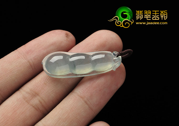 冰种略飘花缅甸翡翠A货四季豆挂件