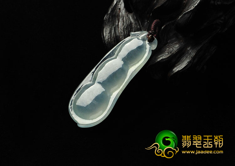 冰种略飘花缅甸翡翠A货四季豆挂件