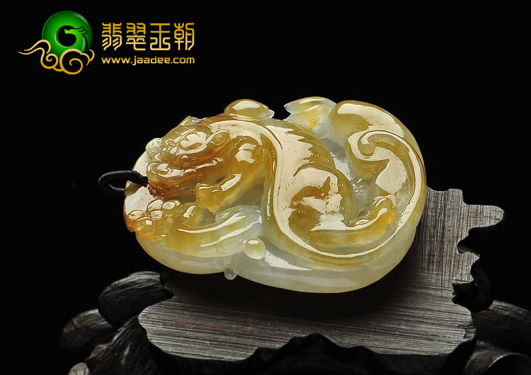 冰种黄翡飘花缅甸翡翠A货虎牌挂件