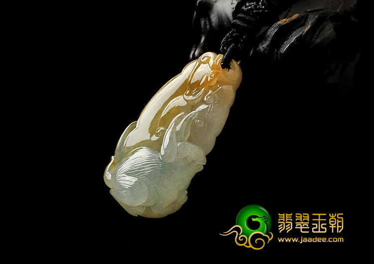 冰种黄翡缅甸翡翠A货玉兔挂件