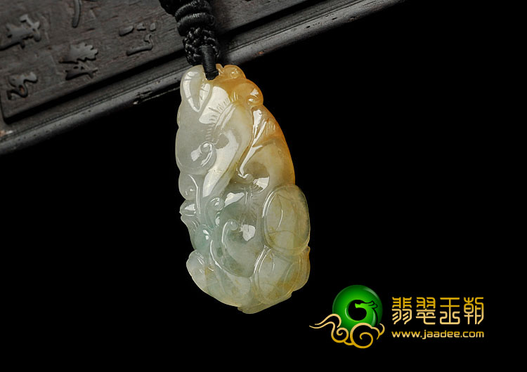 冰种黄翡缅甸翡翠A货玉兔挂件