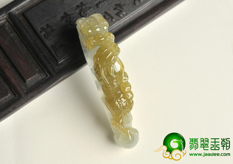 糯冰种黄翡缅甸翡翠A货龙钩挂件