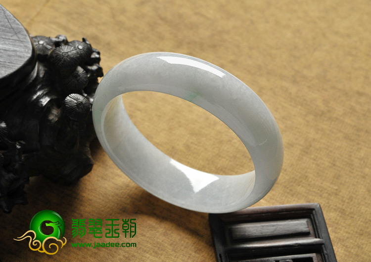 糯冰种晴水缅甸翡翠A货手镯（58.2mm）