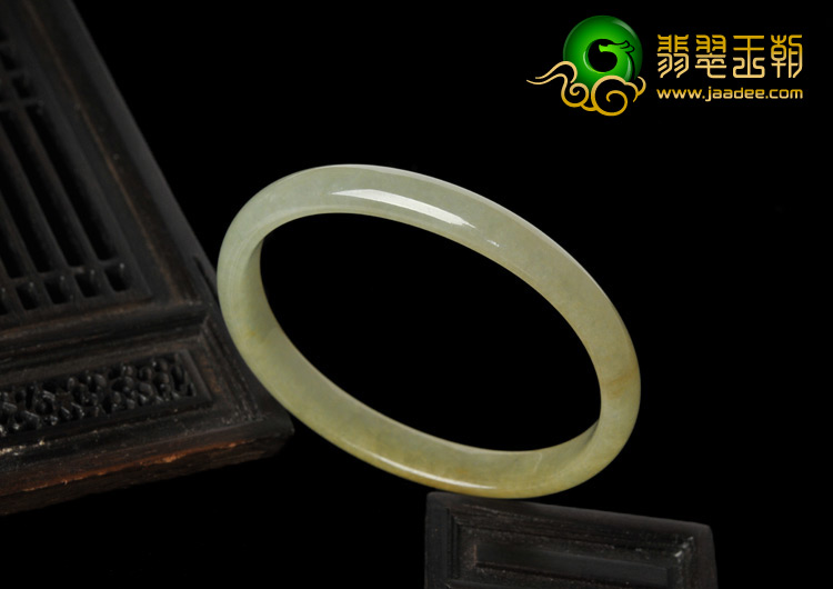 糯冰种黄翡缅甸翡翠A货贵妃镯（56-44.4mm）