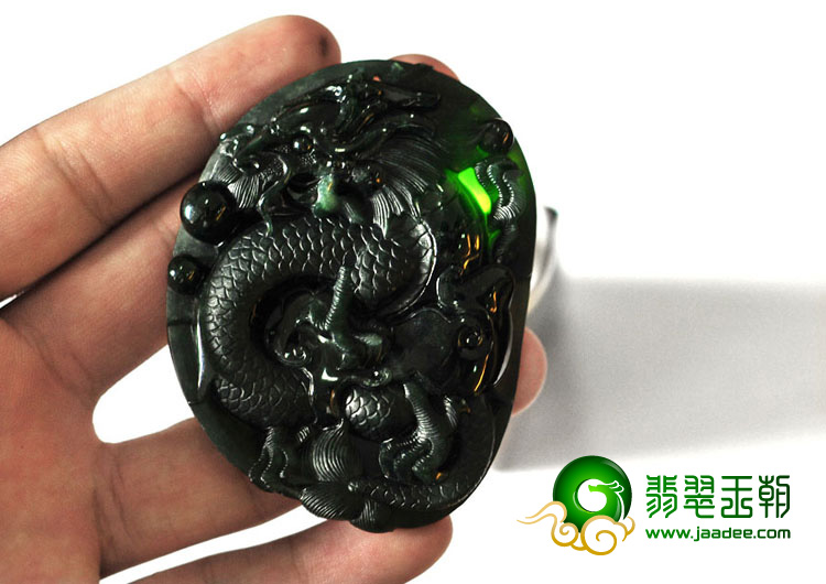 糯冰种墨翠缅甸翡翠A货龙牌挂件