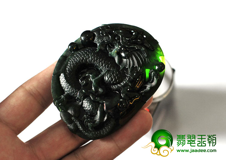 糯冰种墨翠缅甸翡翠A货龙牌挂件