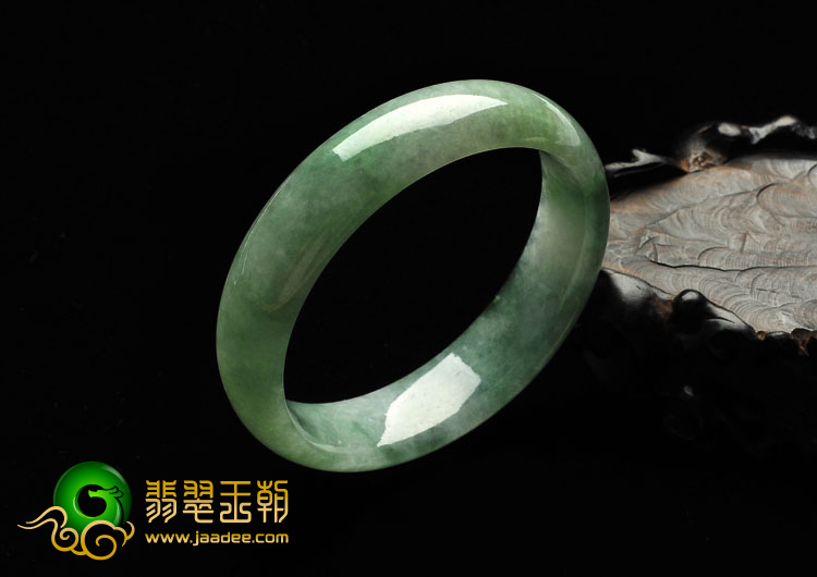 糯冰种晴水缅甸翡翠A货手镯（55.8mm）
