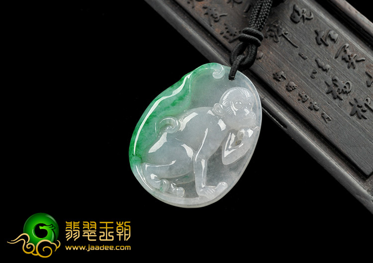 冰种飘翠缅甸翡翠A货猴子挂件