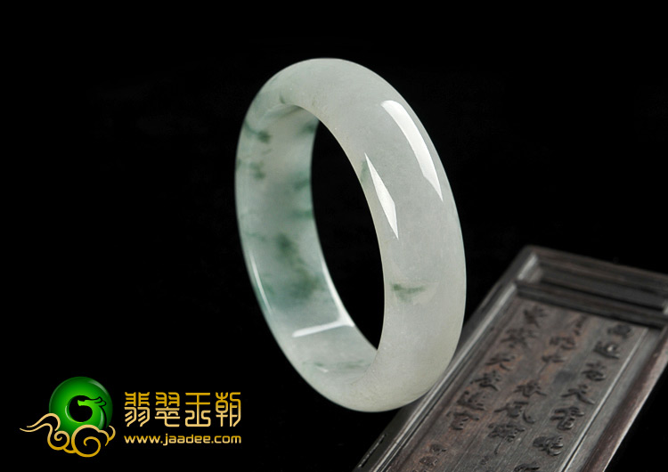糯冰种飘花缅甸翡翠A货手镯（57.2mm）