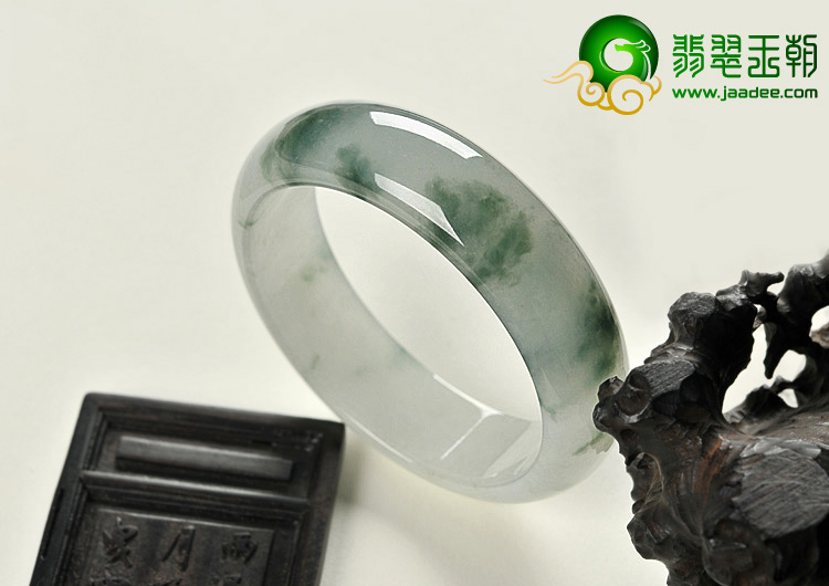 糯冰种飘花缅甸翡翠A货手镯（57.2mm）