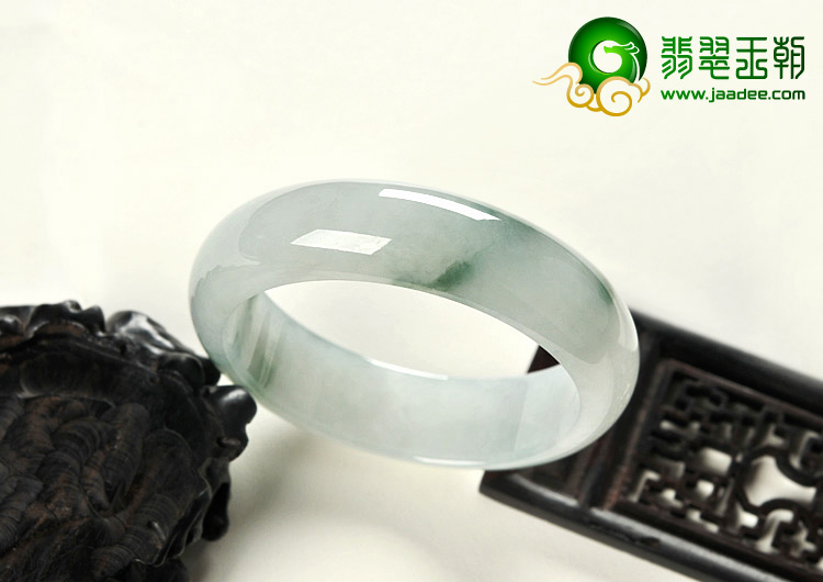 糯冰种飘花缅甸翡翠A货手镯（57.7mm）