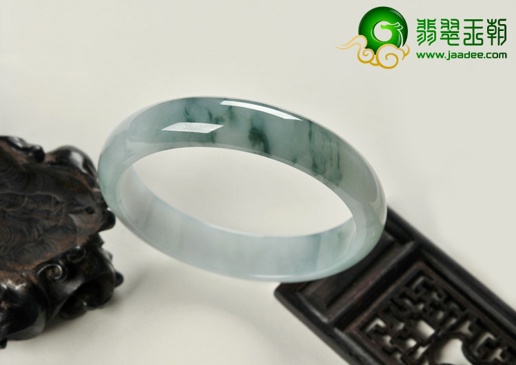 糯冰种飘花缅甸翡翠A货手镯（61.7mm）
