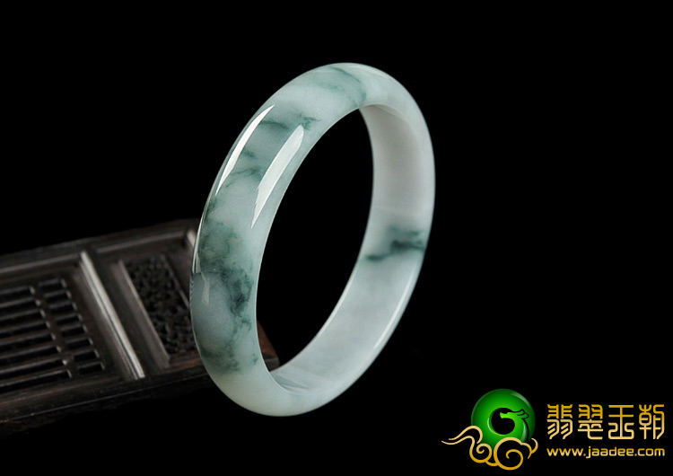 糯冰种飘花缅甸翡翠A货手镯（61.7mm）