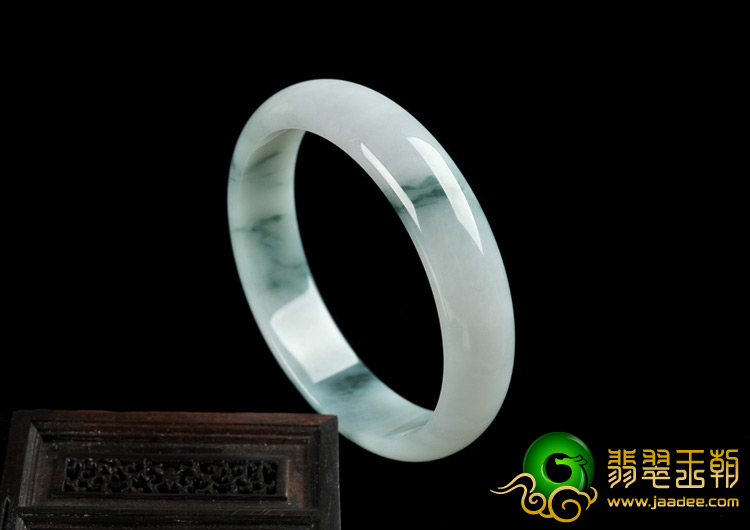 糯冰种飘花缅甸翡翠A货手镯（61.7mm）