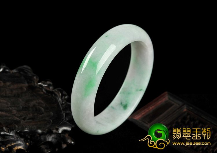 糯冰种春带彩缅甸翡翠A货手镯（59.6mm）