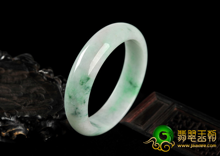 糯冰种春带彩缅甸翡翠A货手镯（59.6mm）