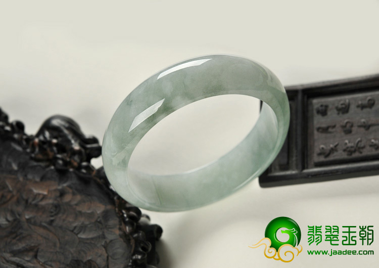 糯冰种晴水缅甸翡翠A货手镯（61mm）