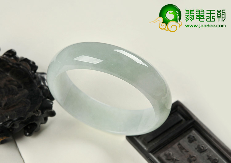 糯冰种晴水缅甸翡翠A货手镯（61mm）