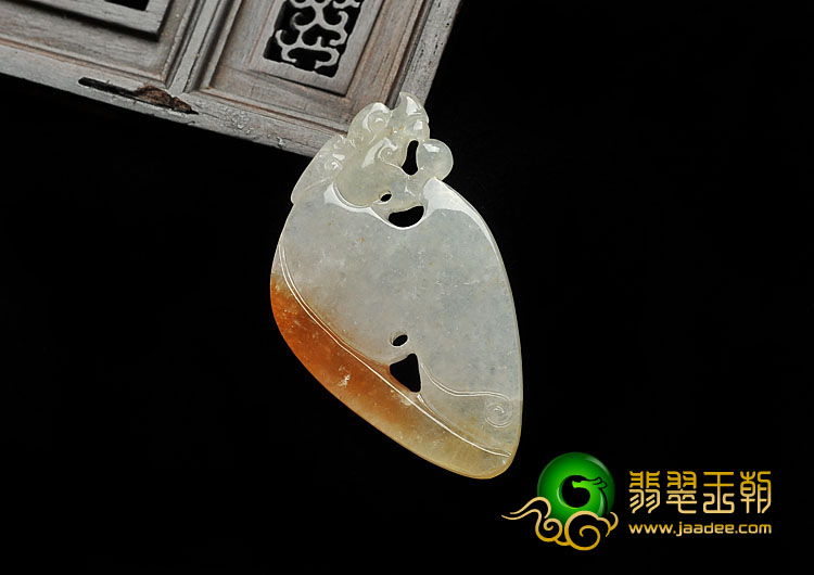 糯冰种红黄翡缅甸翡翠A货仿古龙牌挂件