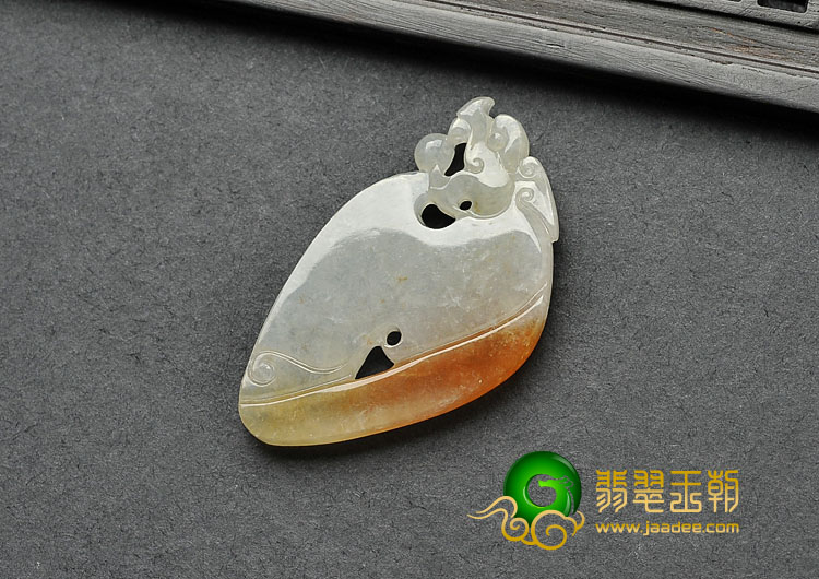 糯冰种红黄翡缅甸翡翠A货仿古龙牌挂件