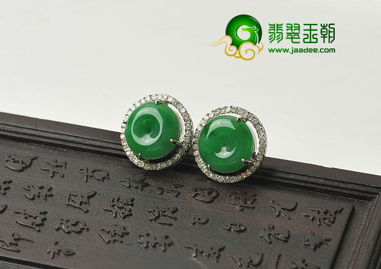 糯冰种阳绿缅甸翡翠A货镶白金平安扣耳环（真钻）