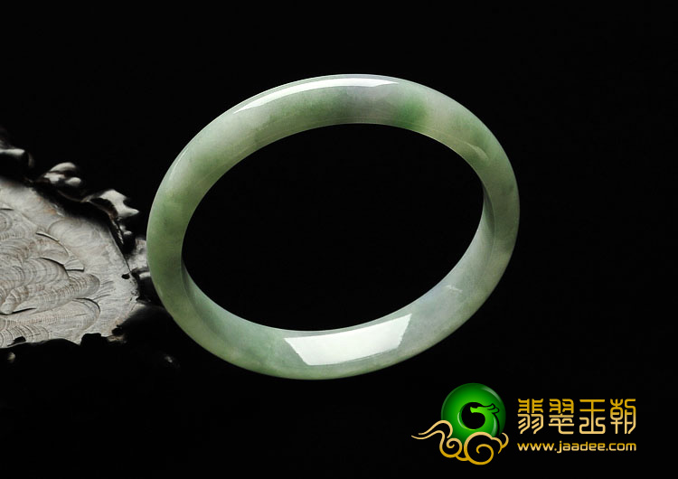 糯冰种豆色缅甸翡翠A货手镯（56.8mm）