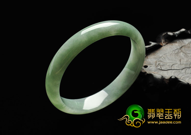 糯冰种豆色缅甸翡翠A货手镯（59mm）