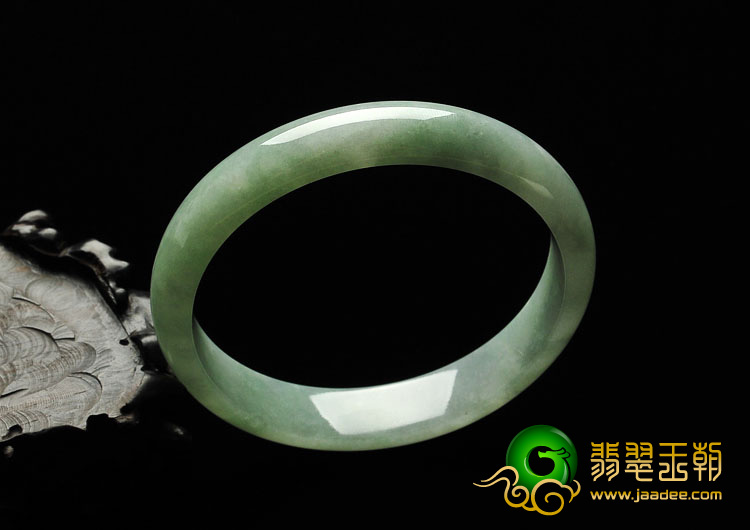 糯冰种豆色缅甸翡翠A货手镯（59mm）