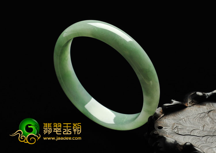 糯冰种豆色缅甸翡翠A货手镯（57.5mm）