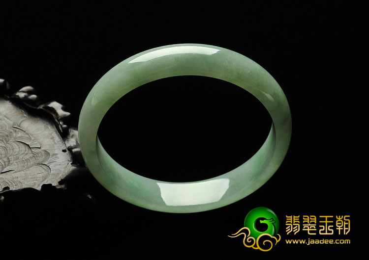 糯冰种豆色缅甸翡翠A货手镯（57.5mm）