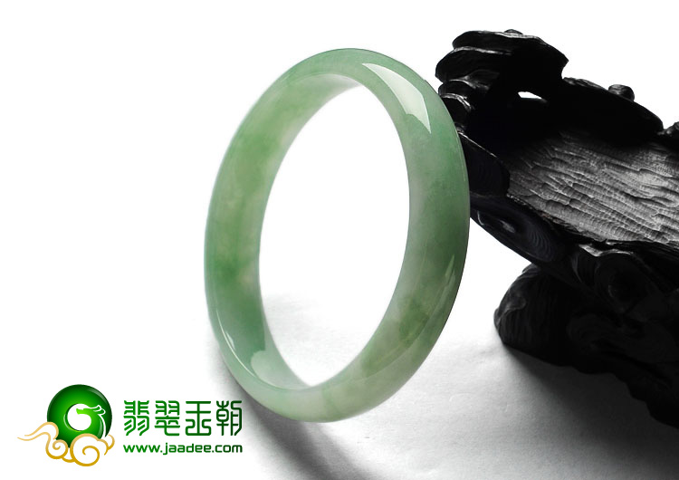 糯冰种豆色缅甸翡翠A货手镯（57.5mm）