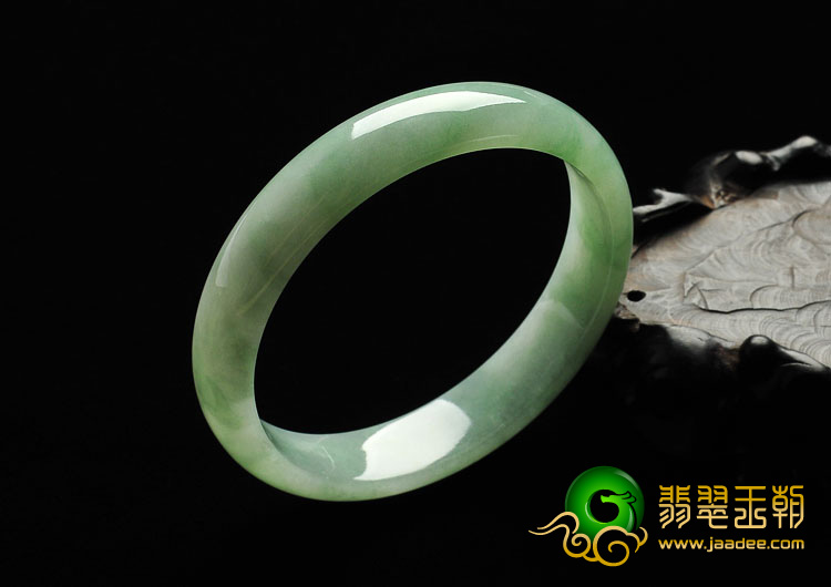 糯冰种豆色缅甸翡翠A货手镯（57.5mm）