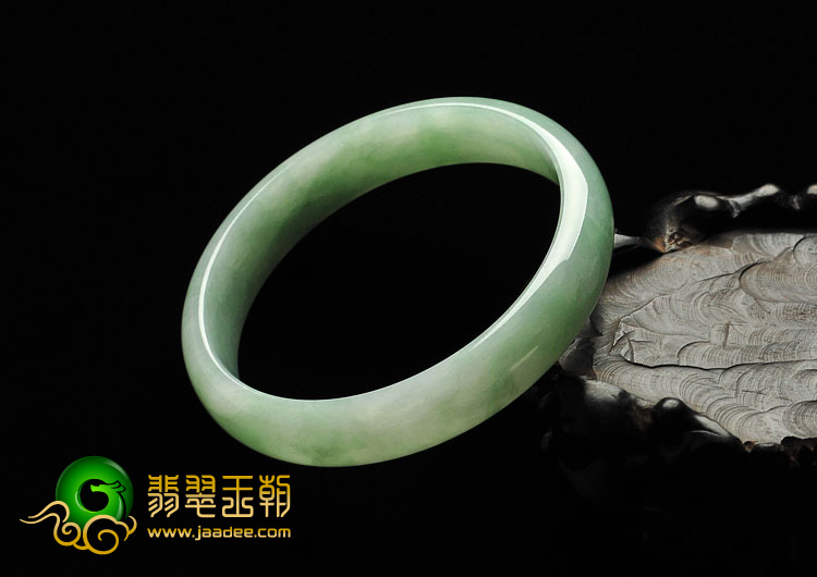 糯冰种豆色缅甸翡翠A货手镯（57.5mm）