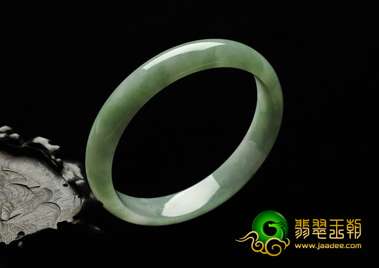 糯冰种豆色缅甸翡翠A货手镯（57.2mm）