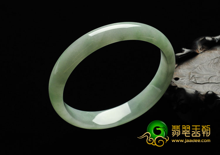 糯冰种豆色缅甸翡翠A货手镯（57.2mm）