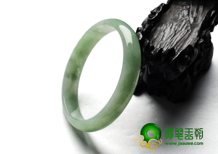 糯冰种豆色缅甸翡翠A货手镯（57.2mm）