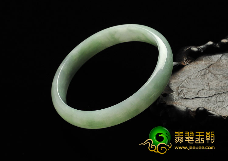 糯冰种豆色缅甸翡翠A货手镯（57.2mm）