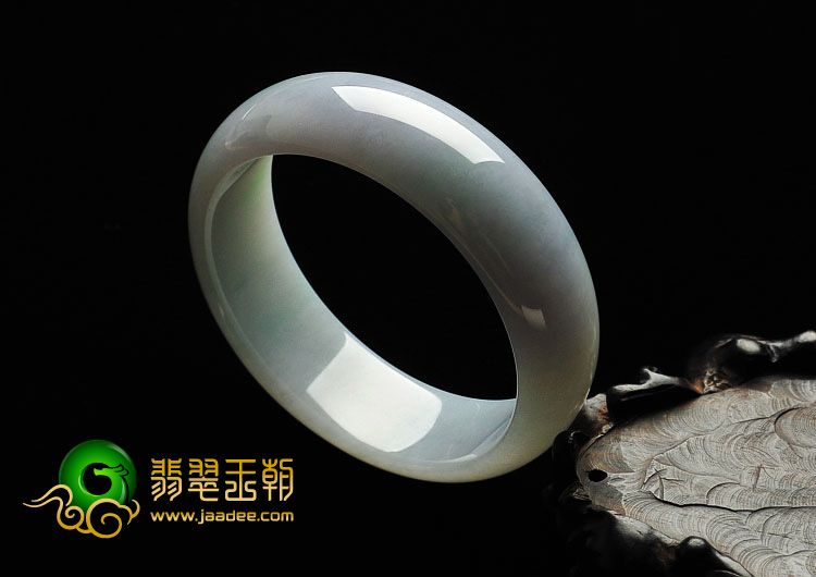 糯冰种淡春带彩缅甸翡翠A货手镯（56.3mm）