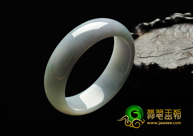 糯冰种淡春带彩缅甸翡翠A货手镯（56.3mm）