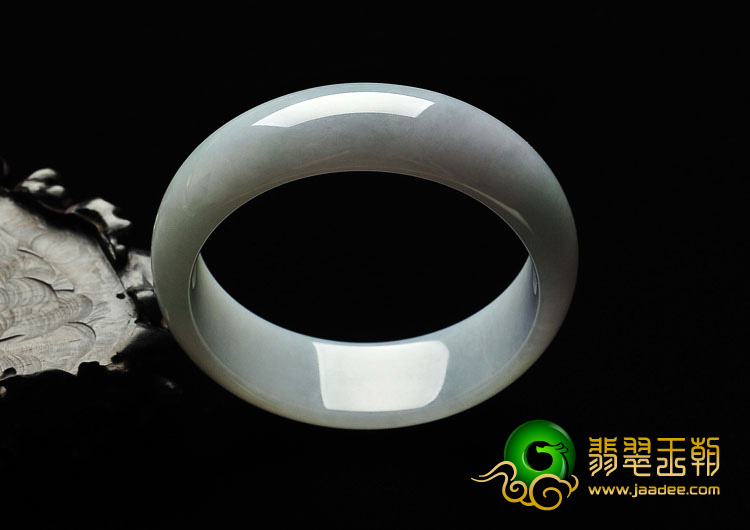 糯冰种淡春带彩缅甸翡翠A货手镯（56.3mm）