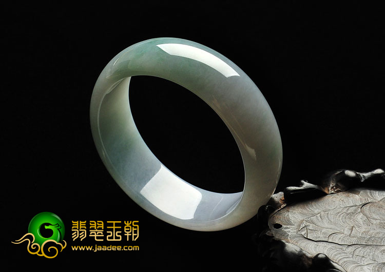 糯冰种淡春带彩缅甸翡翠A货手镯（56.1mm）