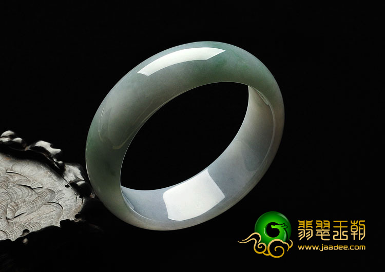 糯冰种淡春带彩缅甸翡翠A货手镯（56.1mm）